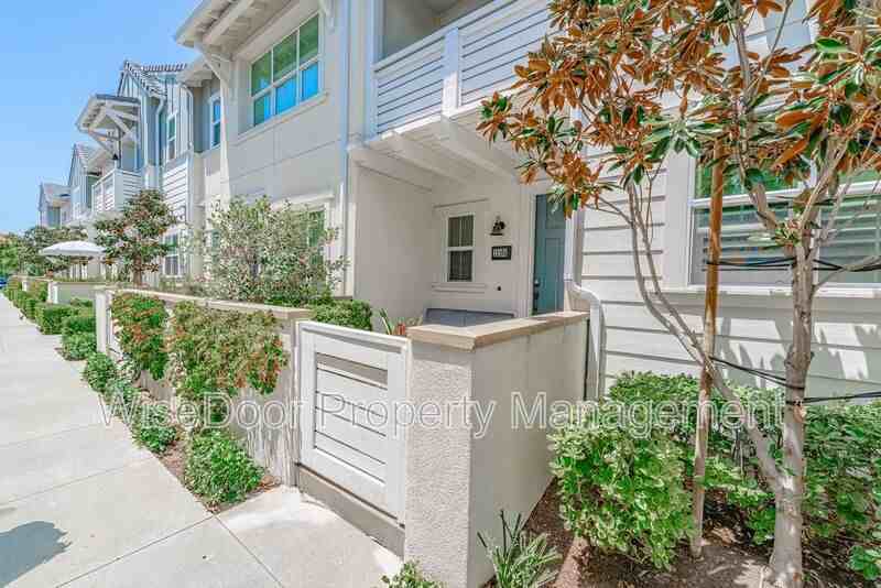 12166 Starling Ln, Whittier, CA 90602 2 Bedroom Condo for 3,495/month
