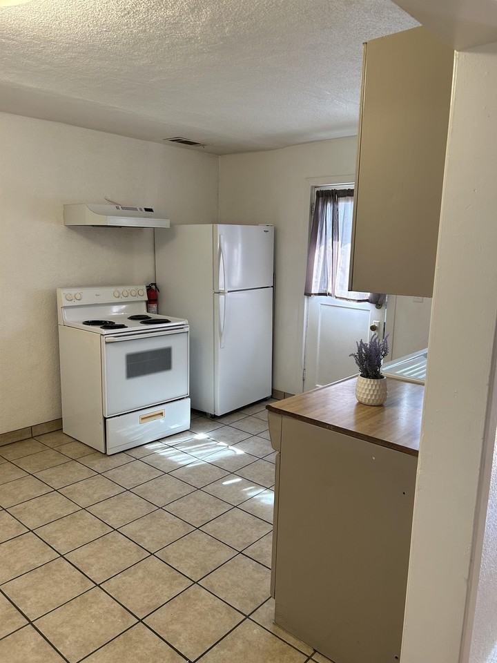 117 Lee St Unit F - Photo 5 of 24