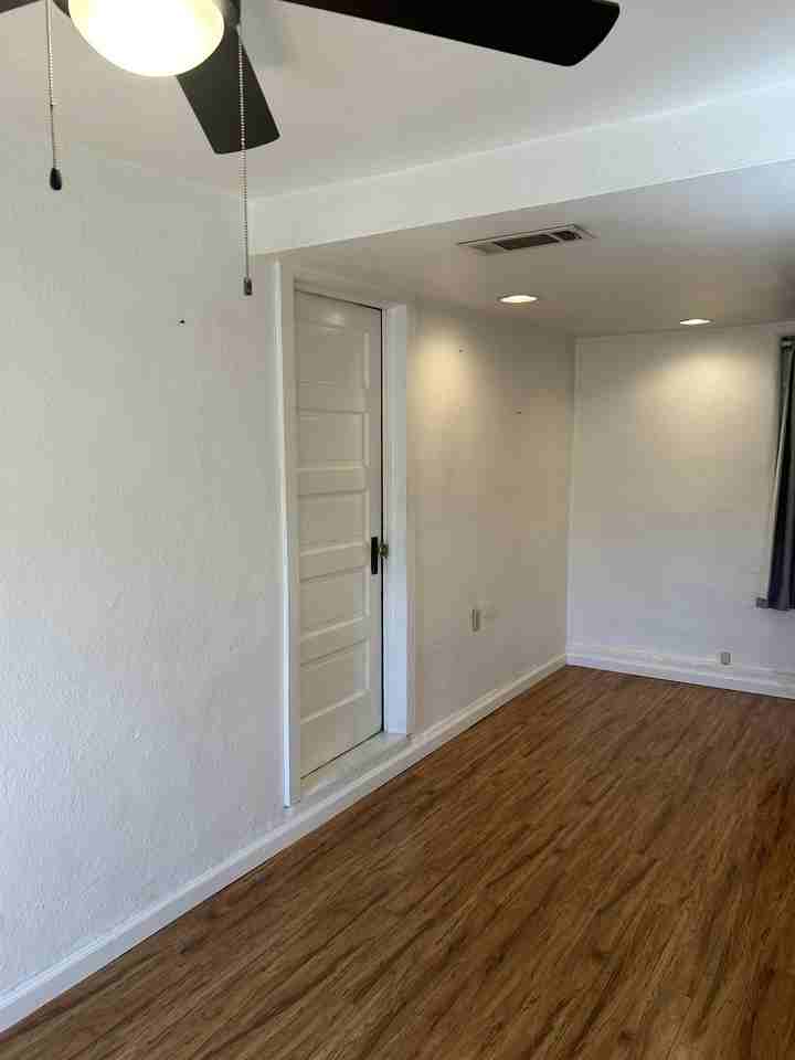 117 Lee St Unit F - Photo 7 of 24