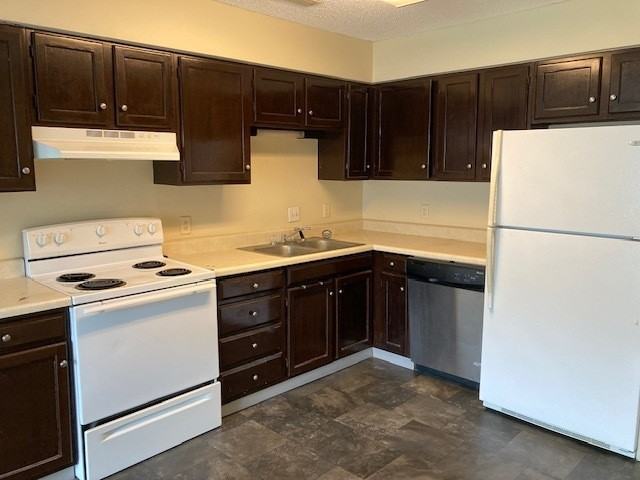 1911 West 37th Street - Photo 4 of 8