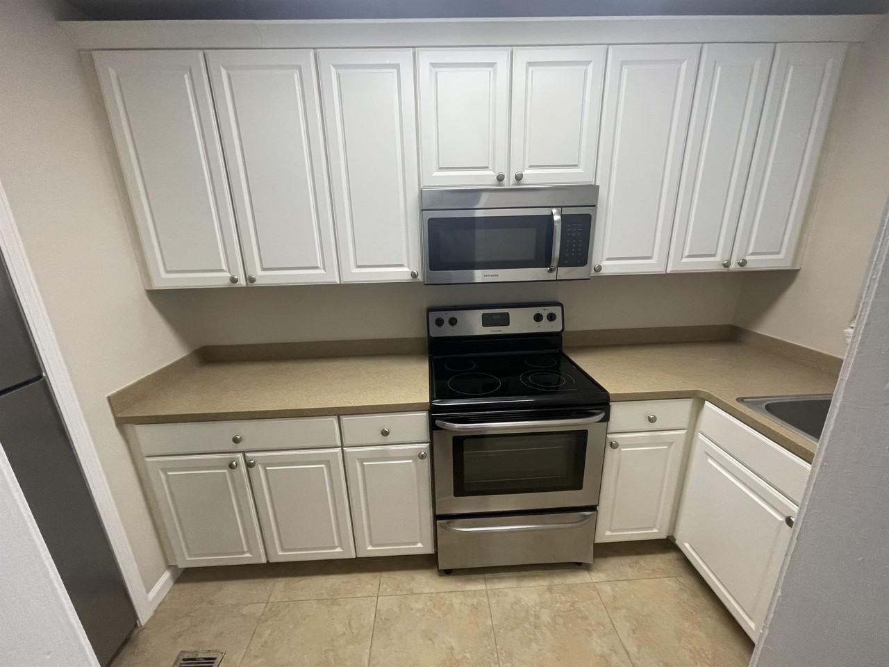 2761 Saint Johns Avenue - Photo 3 of 42