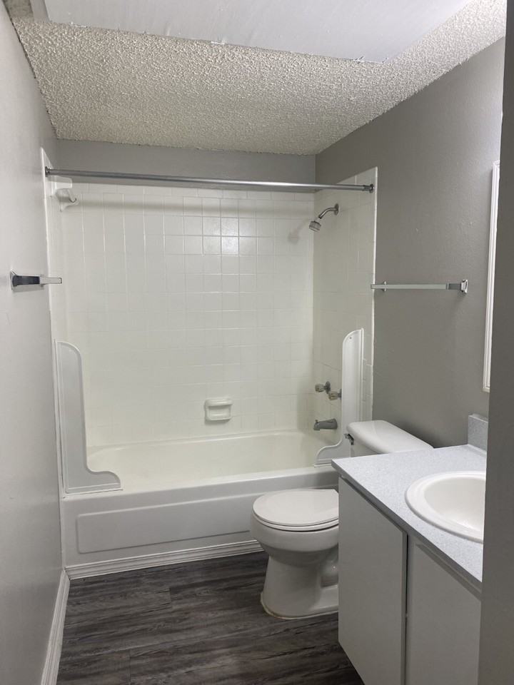 Edinburg Place Apartments - Photo 2 of 50