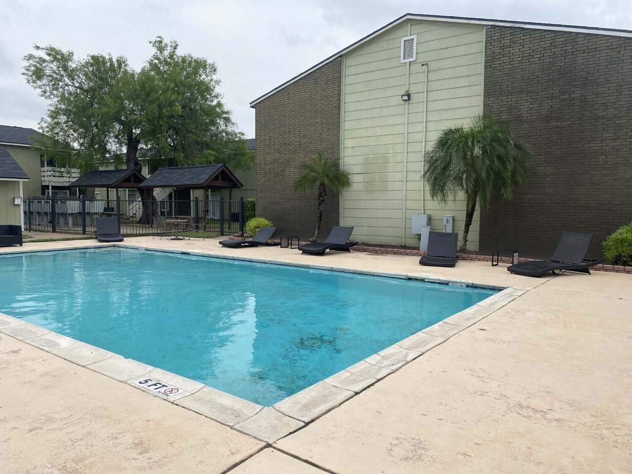 Edinburg Place Apartments - Photo 6 of 50