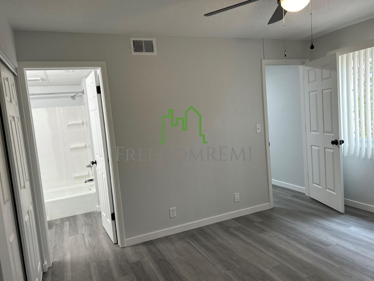 Medallion Apartments - Photo 4 of 5