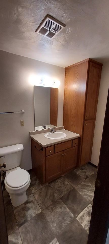 1151 Packerland Drive - Photo 4 of 7