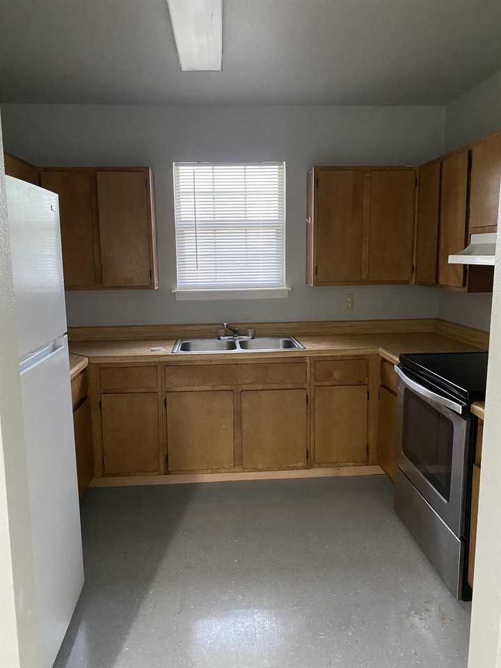 1604 E 50th Street - Photo 2 of 9