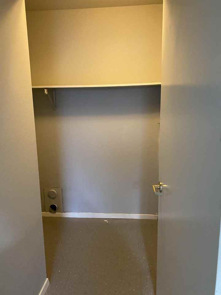 1604 E 50th Street - Photo 4 of 9