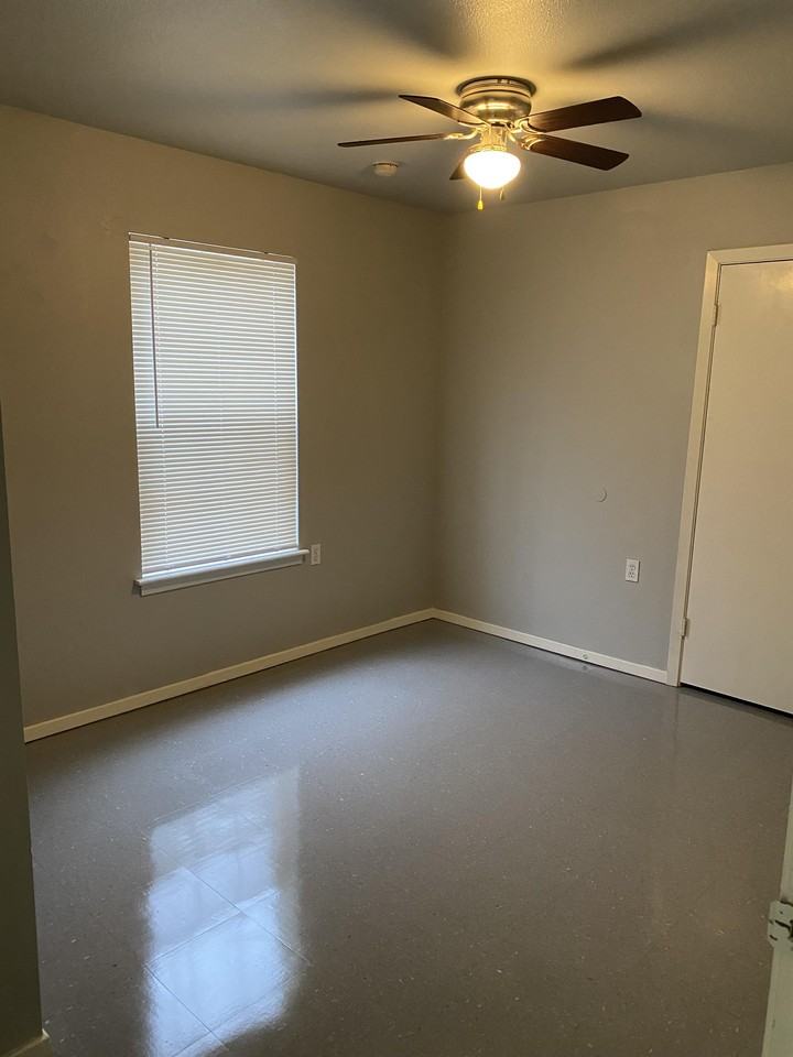 1604 E 50th Street - Photo 6 of 9