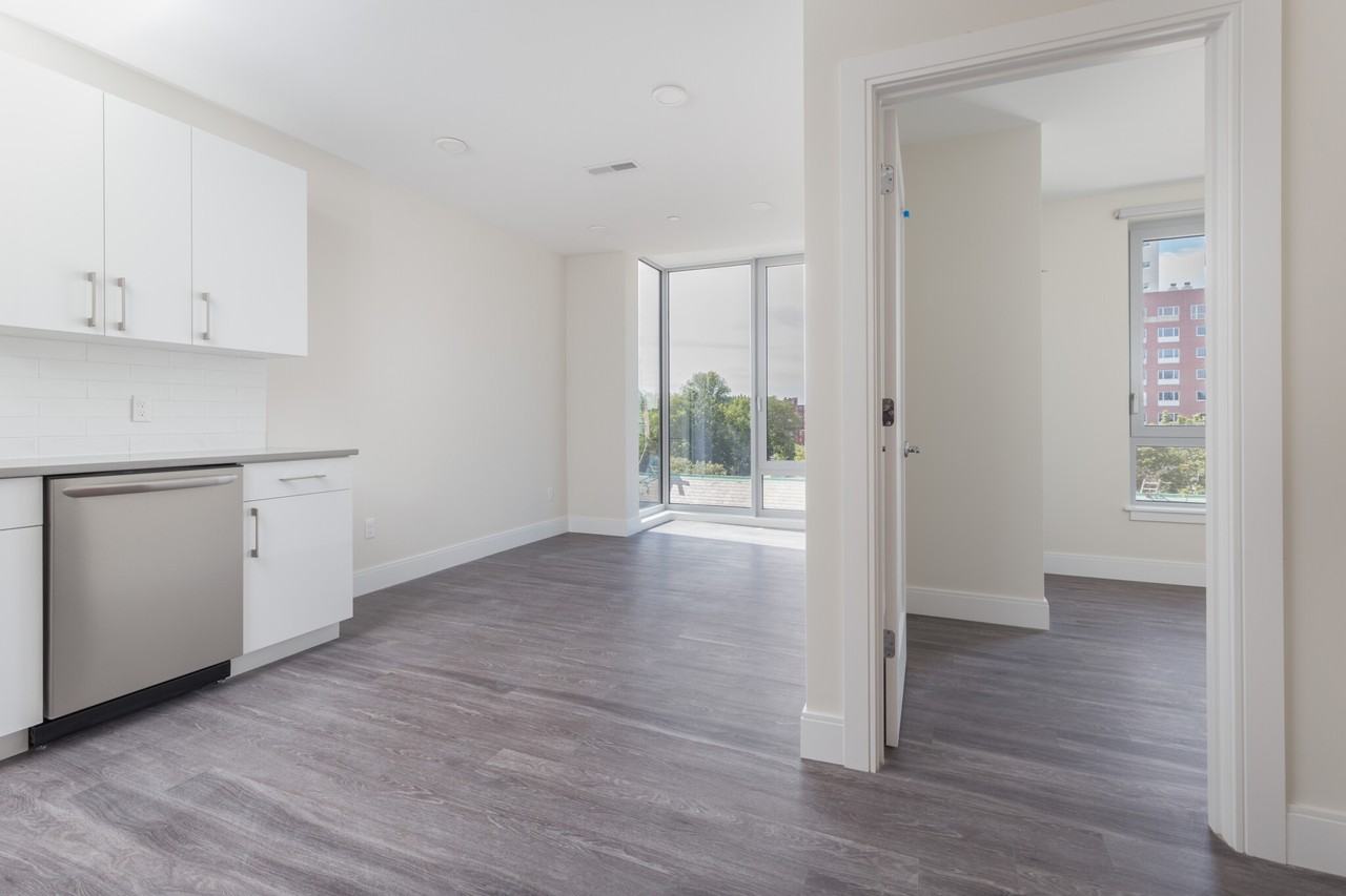 Tremont St. & St. Cyprians #504 - Photo 3 of 10