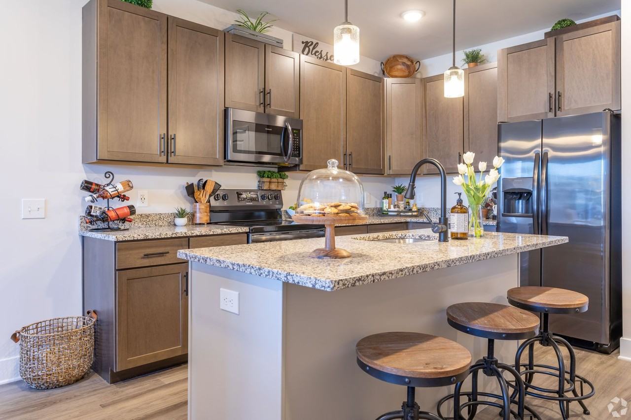 Bath View Apartments - Photo 4 of 15