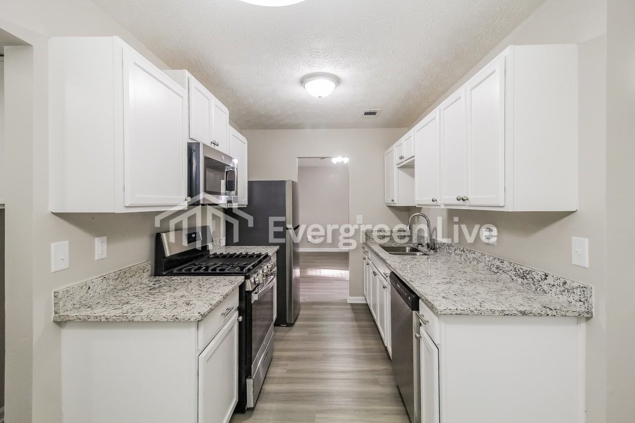 2613 Laurel View Dr - Photo 4 of 12