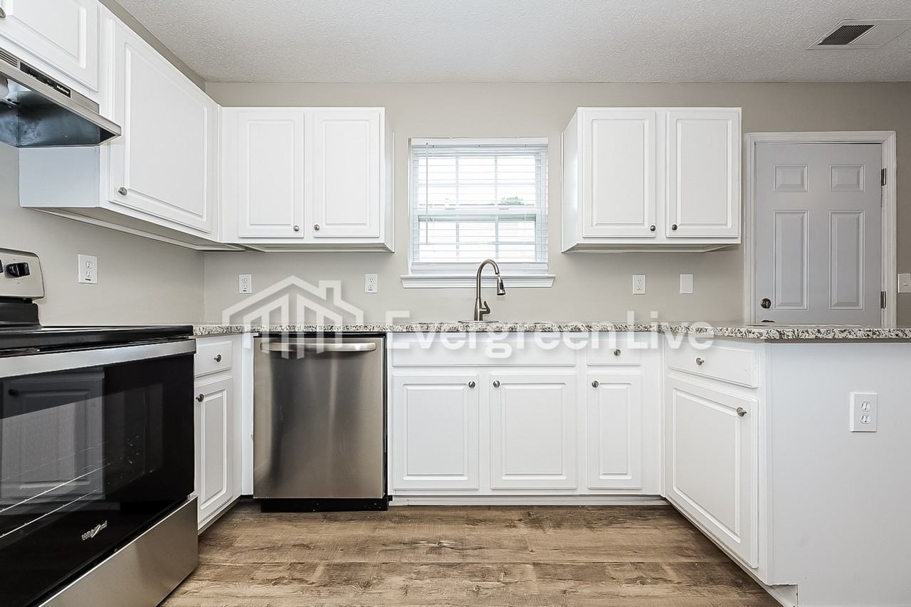 450 Kara Ln - Photo 5 of 19