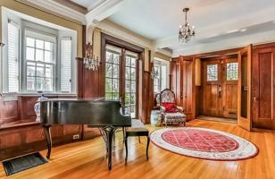 featured image of 166 Huntington St