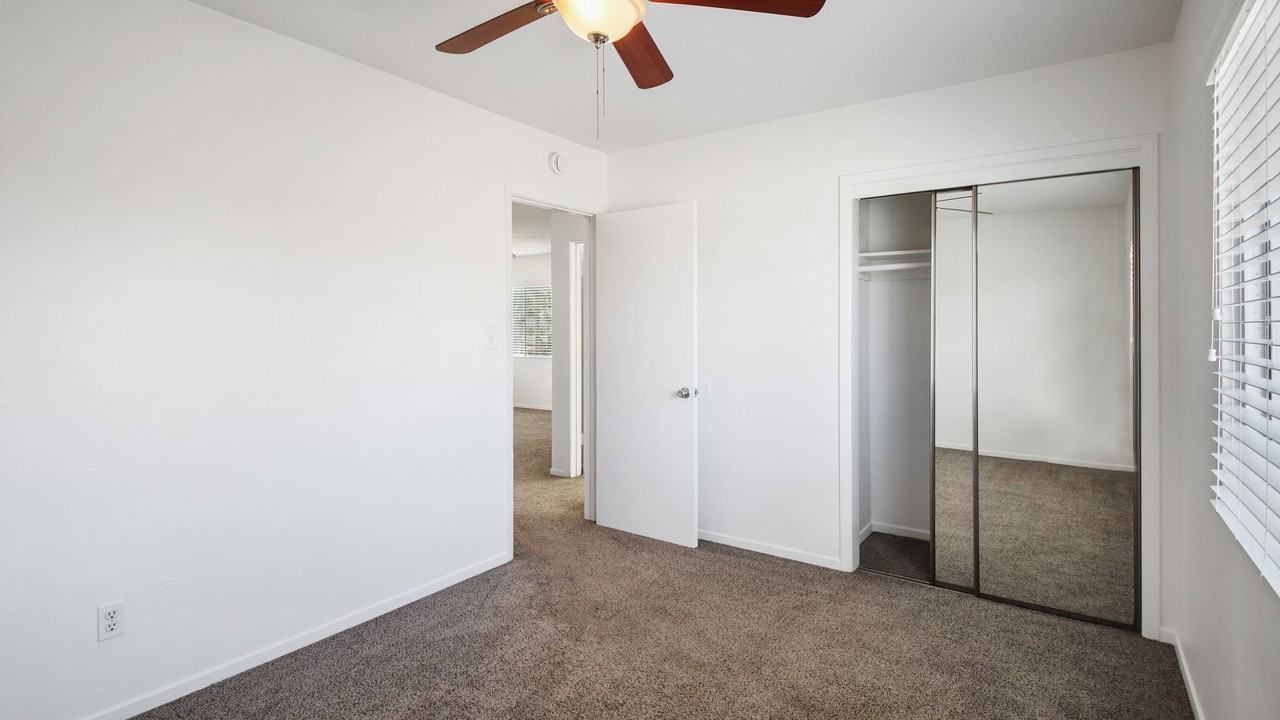 4447 1/2 Mentone St - Photo 7 of 10