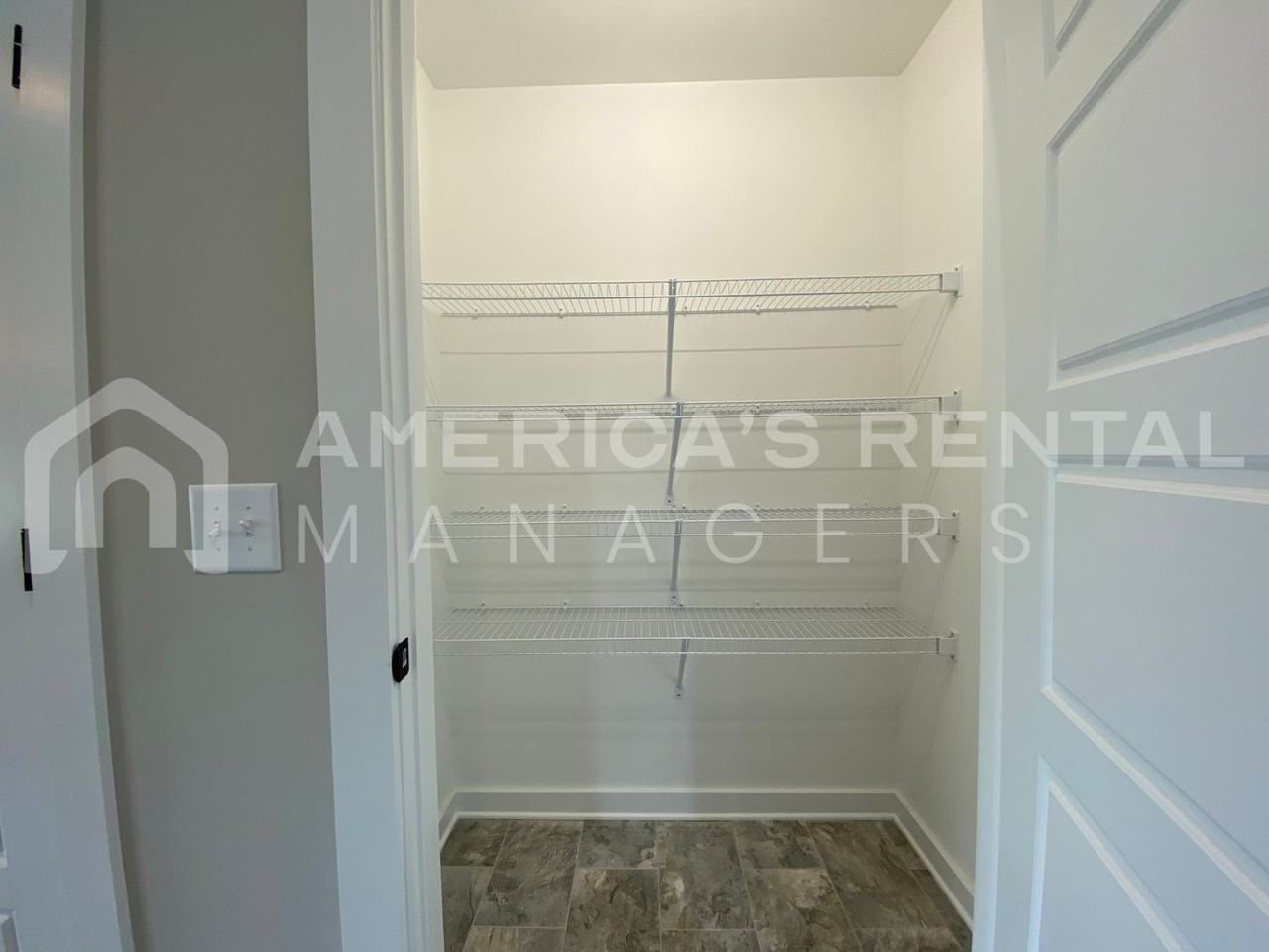 350 Sunlight Cir - Photo 6 of 18