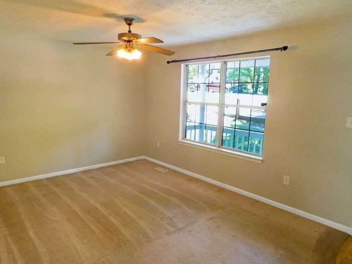 11360 Redlands Rd - Photo 2 of 13