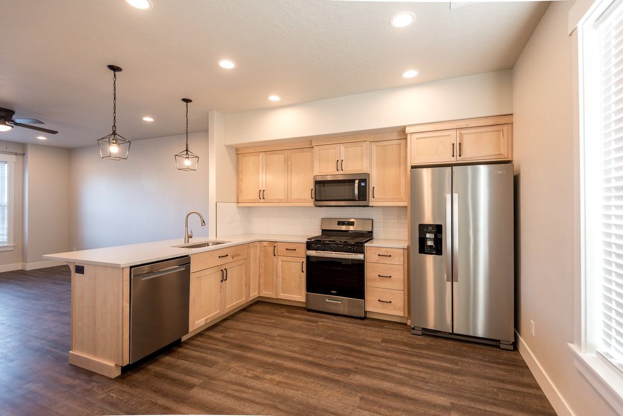 212 Stonegate Ln #212 - Photo 2 of 10