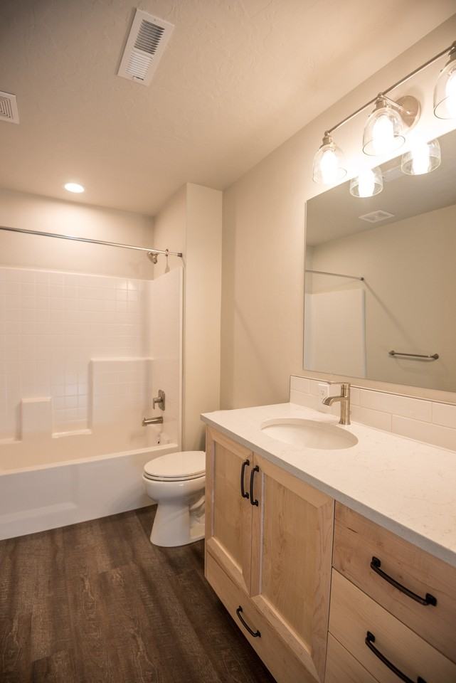 212 Stonegate Ln #212 - Photo 3 of 10