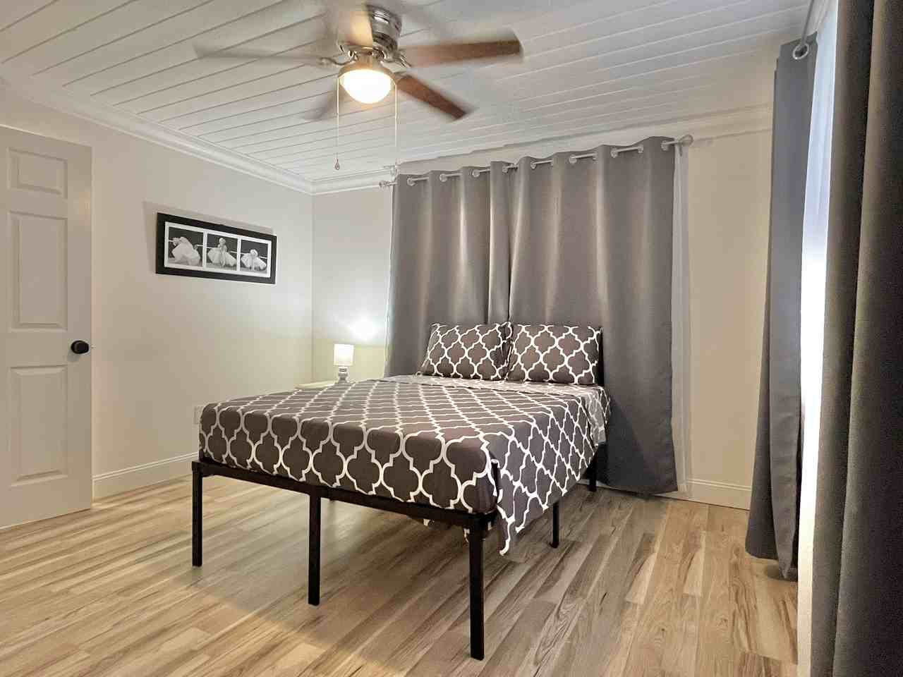 2820 W Harwood Ave #NA - Photo 2 of 11