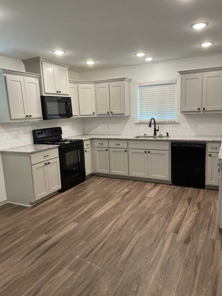 2925 Greenhills Dr #2925 - Photo 2 of 13