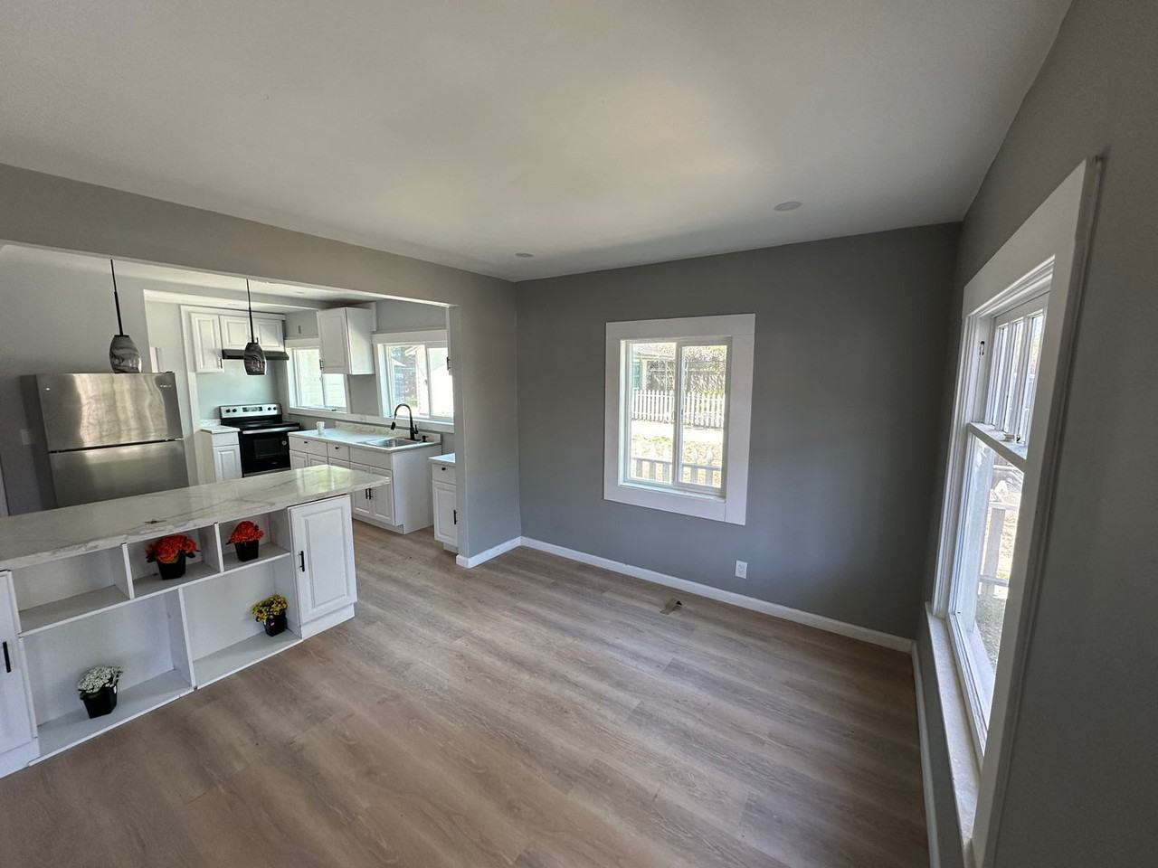135 Market St - Photo 3 of 25