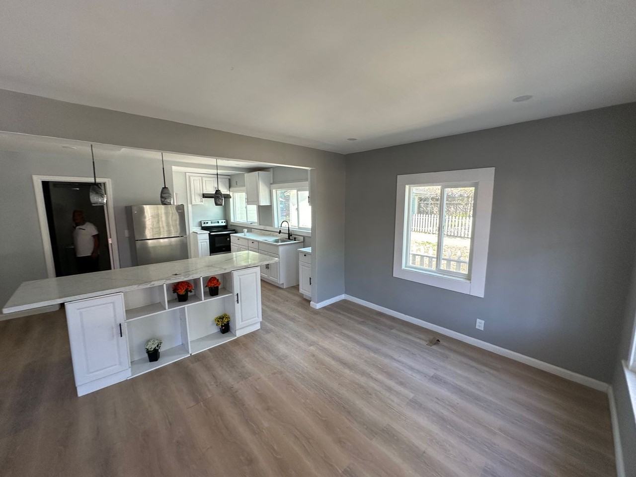 135 Market St - Photo 4 of 25