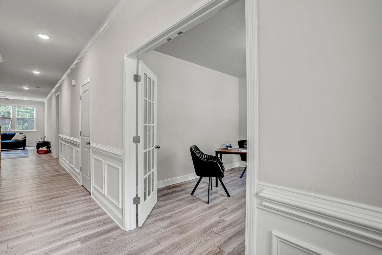 220 Karlov Rd - Photo 3 of 29