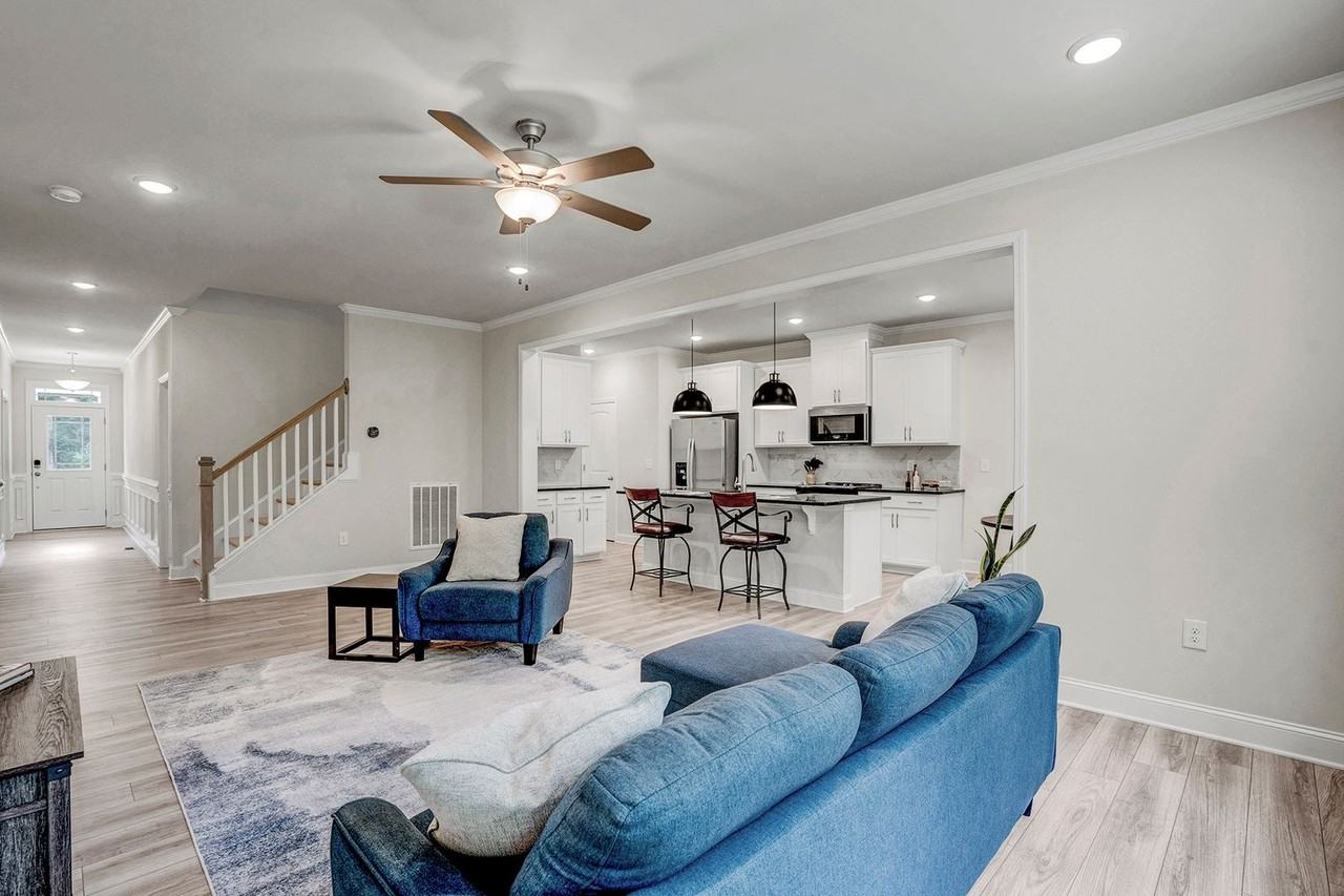 220 Karlov Rd - Photo 7 of 29