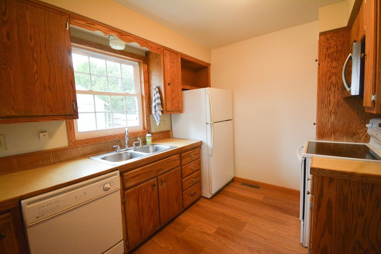 608 22nd St Ne - Photo 4 of 22