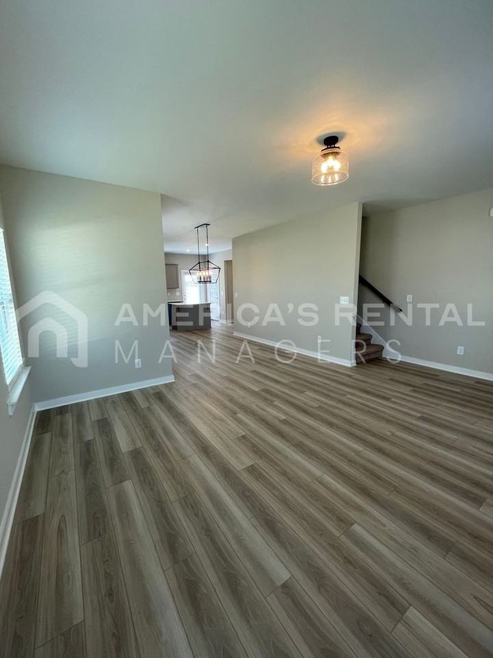 55 Kings Way - Photo 7 of 49