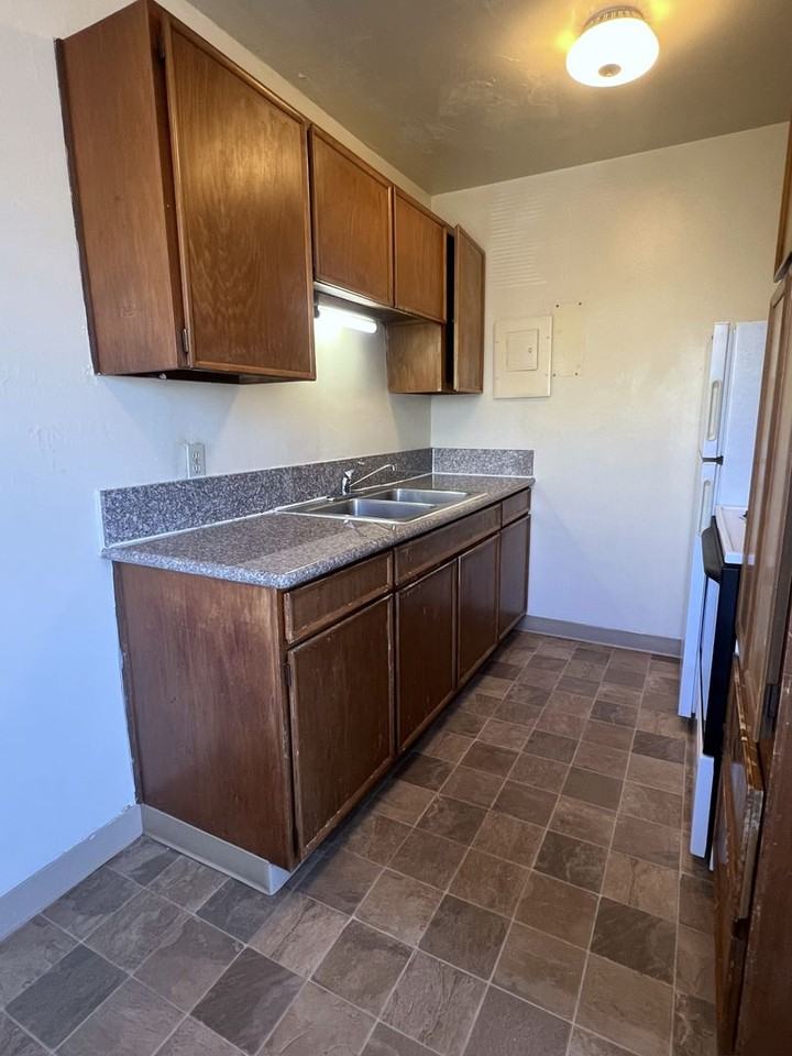 Corvallis Plaza - Photo 4 of 10