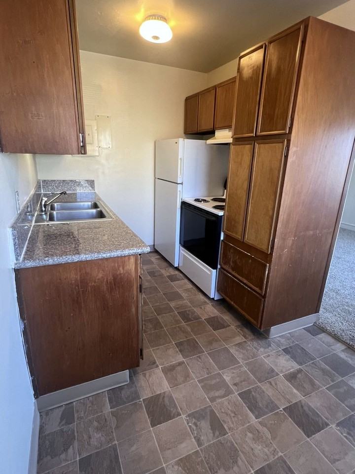 Corvallis Plaza - Photo 5 of 10