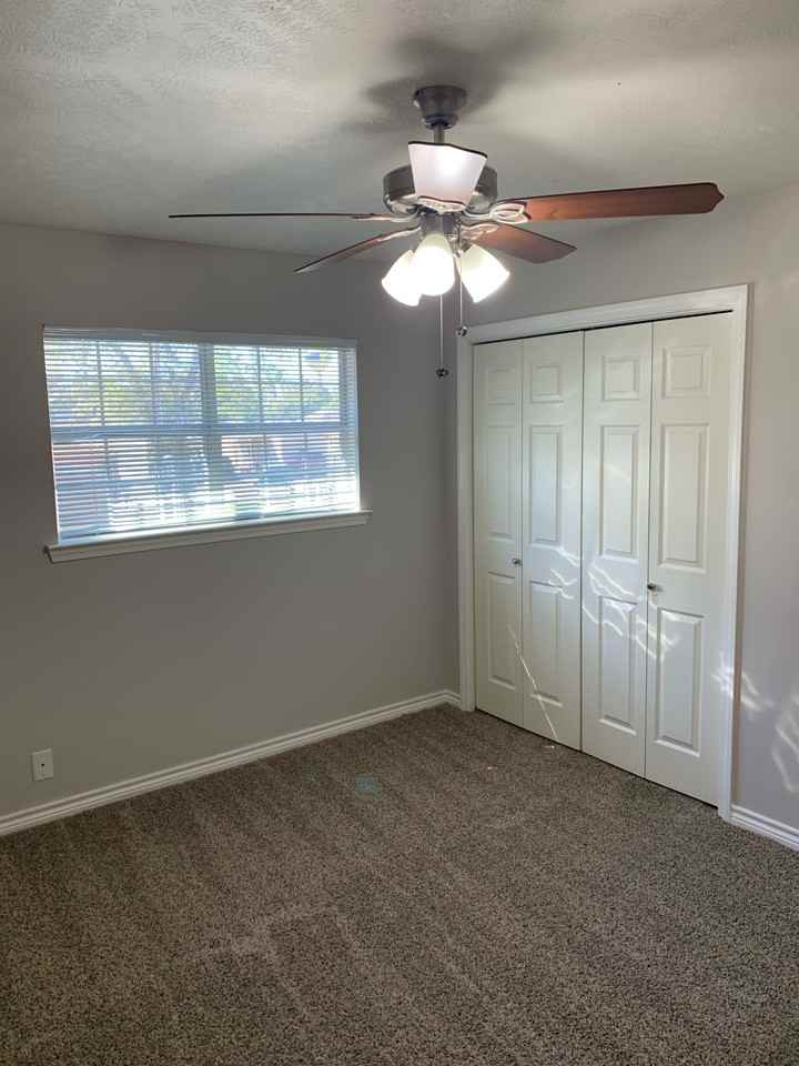 Crestview Apartments - Photo 3 of 6