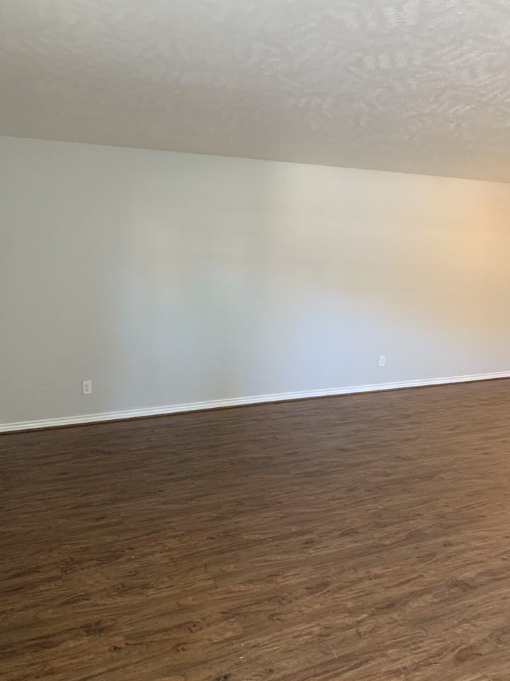 Crestview Apartments - Photo 6 of 6