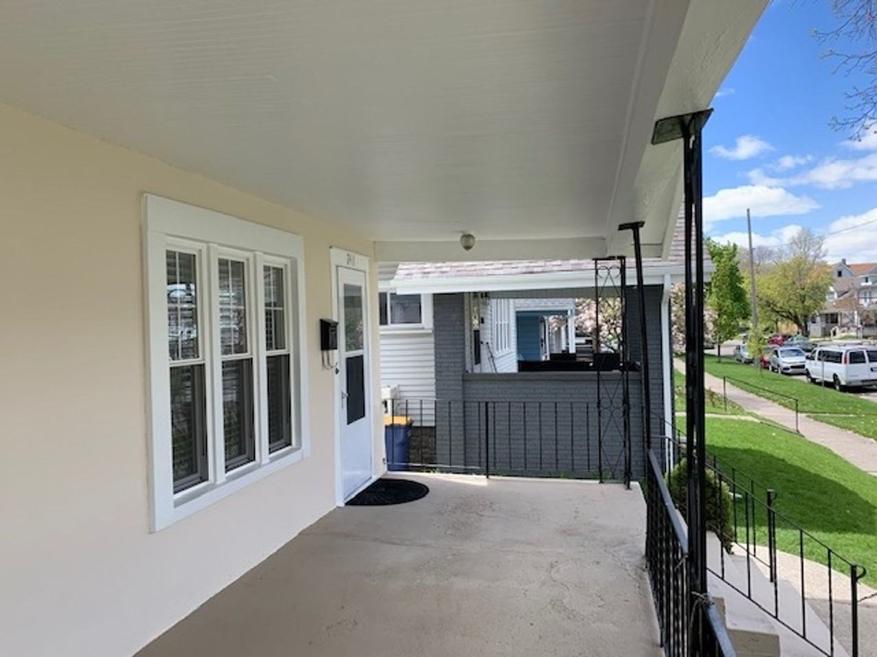 748 Crescent St Ne - Photo 2 of 29