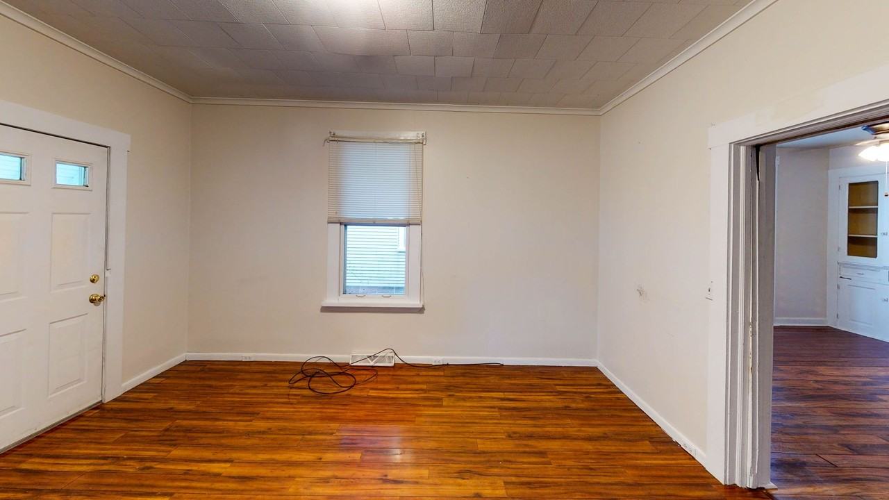 711 Pittsburgh St - Photo 2 of 33