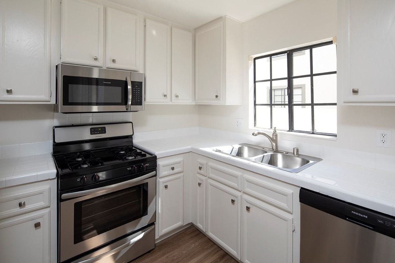 3727 Grim Ave - Photo 2 of 6