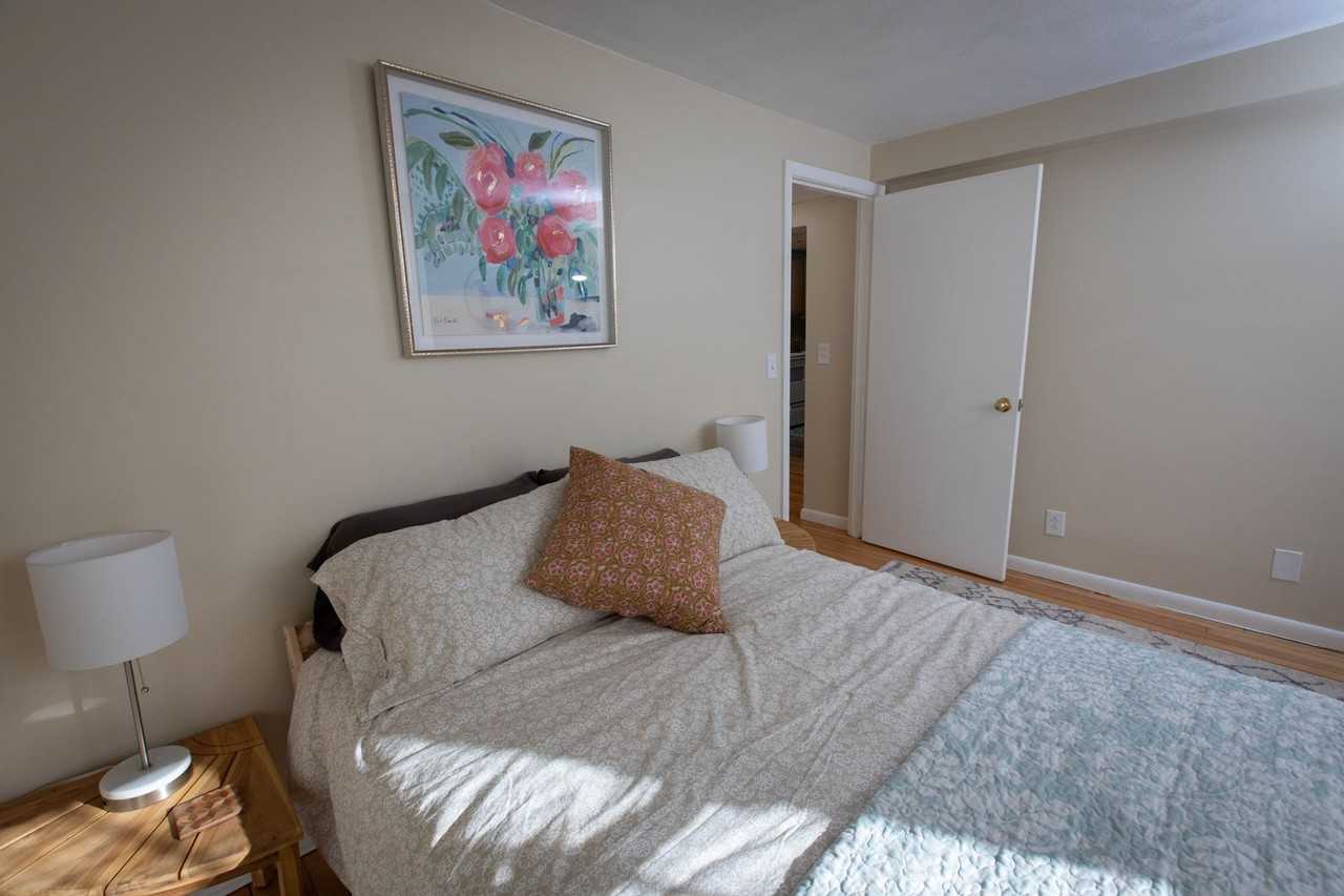 Large 1 bedroom Heat, Hot Water and WIFI Included, 2 blocks from Elm Park in WPI South Village - Photo 4 of 25