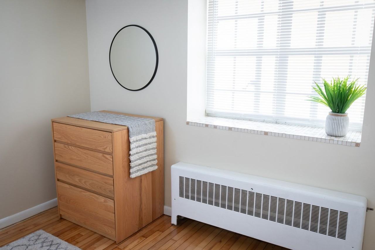 Large 1 bedroom Heat, Hot Water and WIFI Included, 2 blocks from Elm Park in WPI South Village - Photo 6 of 25