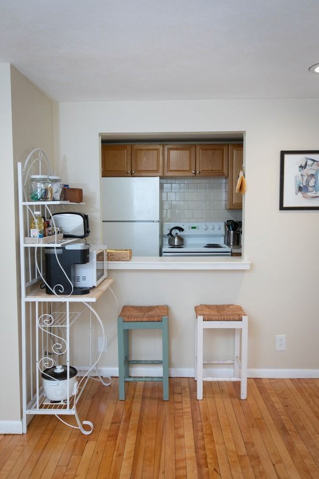 Large 1 bedroom Heat, Hot Water and WIFI Included, 2 blocks from Elm Park in WPI South Village - Photo 7 of 25