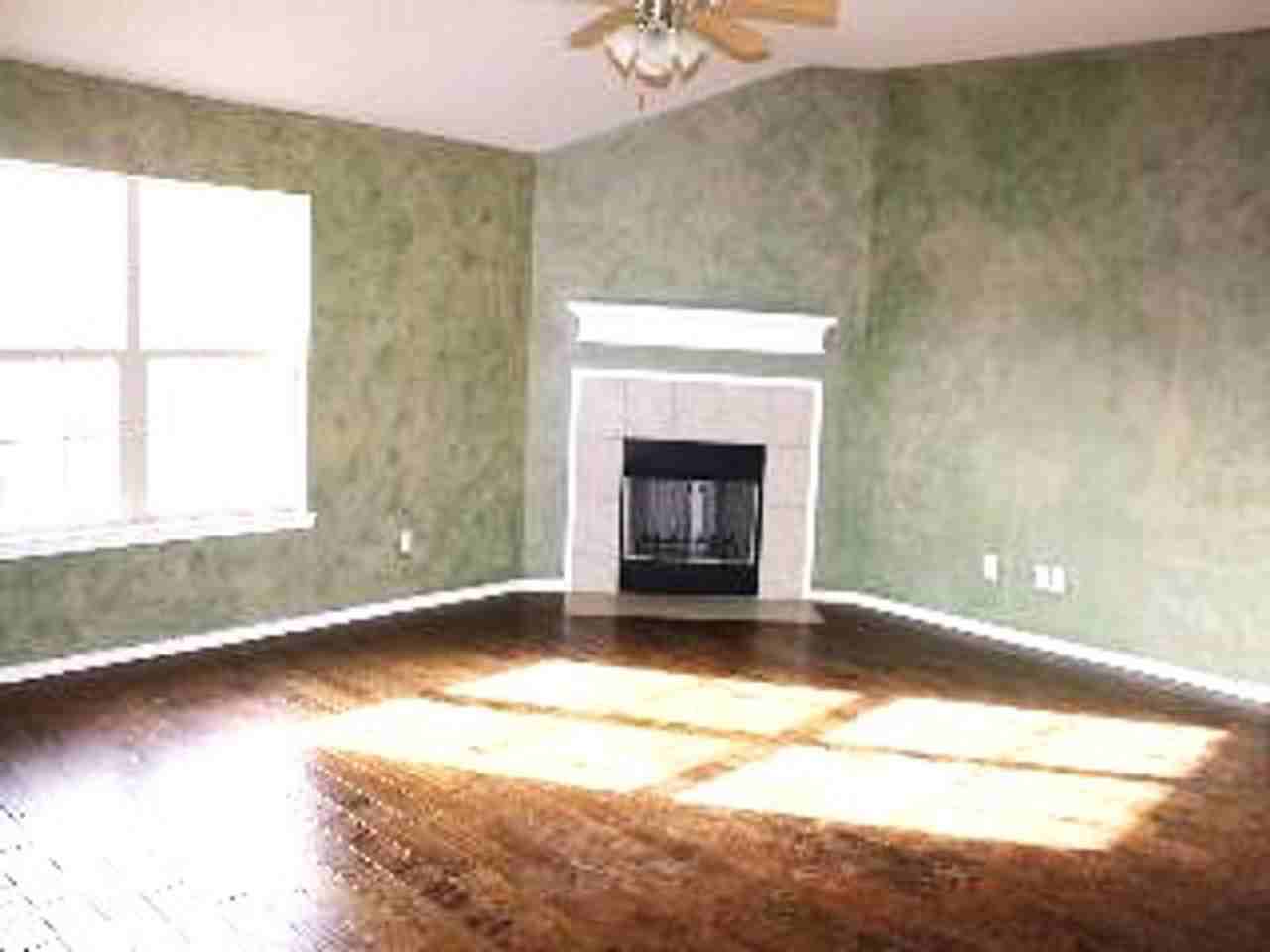 1010 Oakridge Ave - Photo 3 of 10