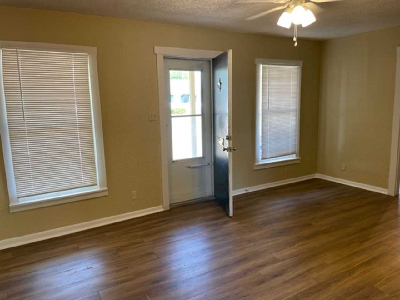 1726 Marshall St - Photo 2 of 12