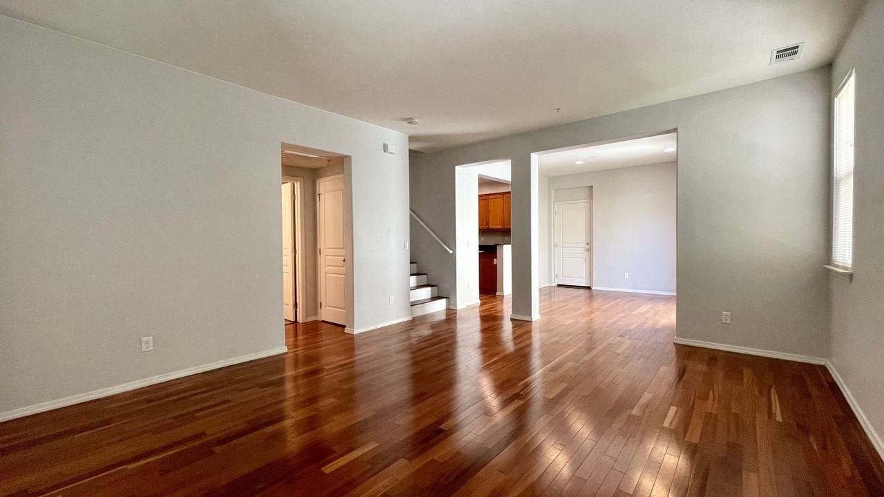 3591 Sacramento Dr #19 - Photo 3 of 20