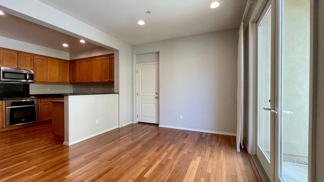 3591 Sacramento Dr #19 - Photo 4 of 20