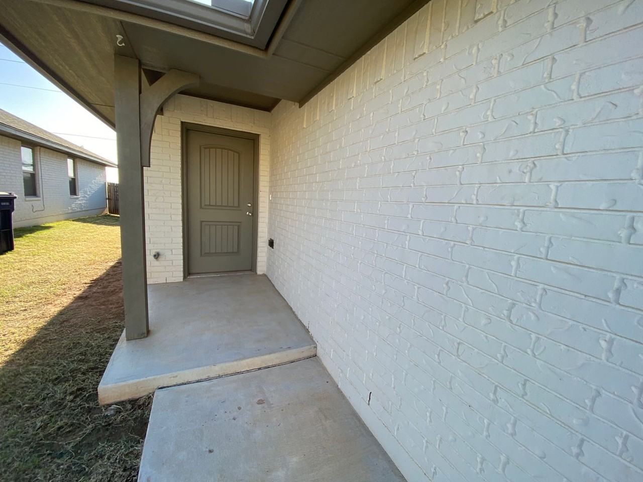 11410 N Lincoln Blvd - Photo 2 of 27