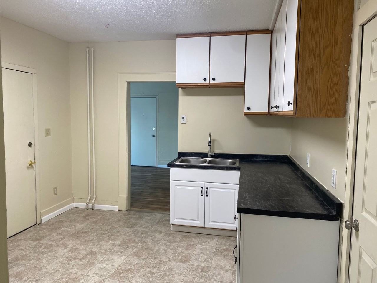 1329 2nd Ave S - Photo 3 of 27