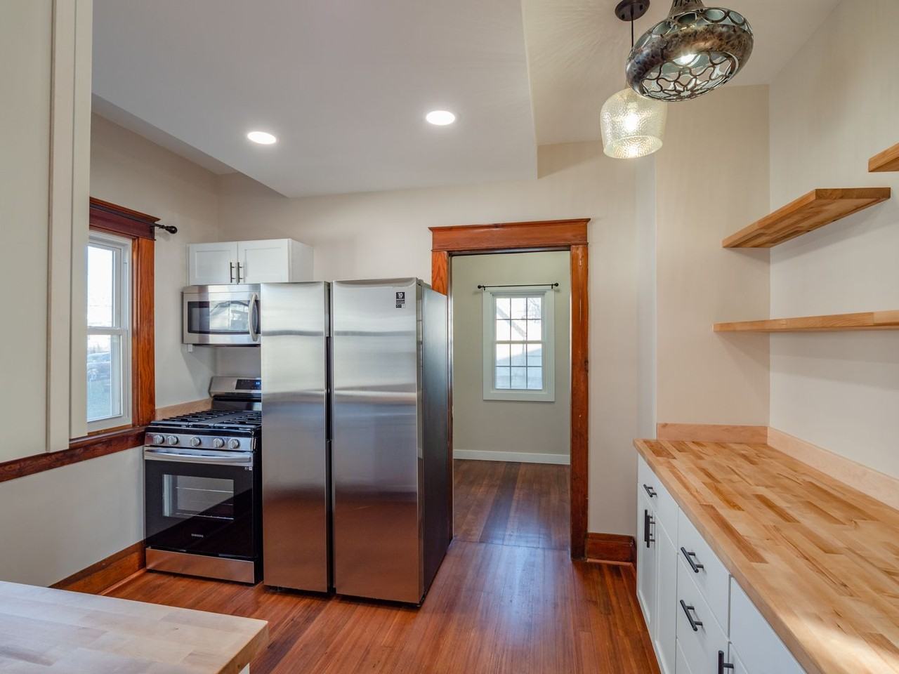 850 15th St Se - Photo 4 of 32