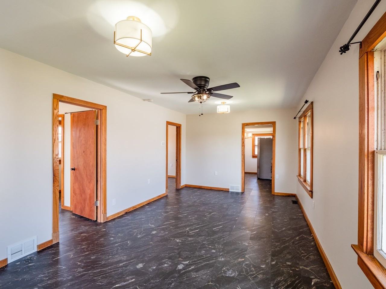 1208 L St Sw - Photo 3 of 18