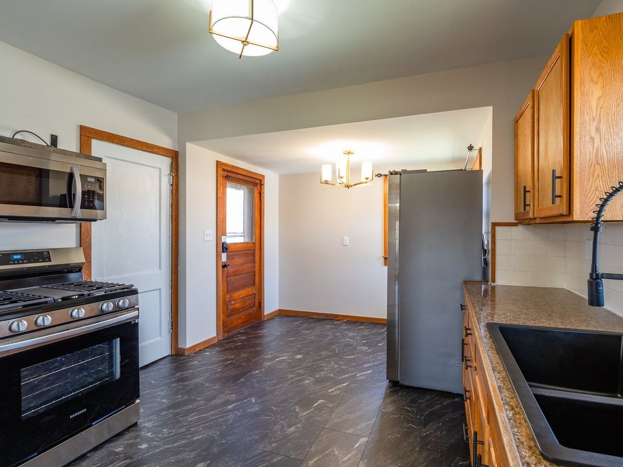 1208 L St Sw - Photo 6 of 18