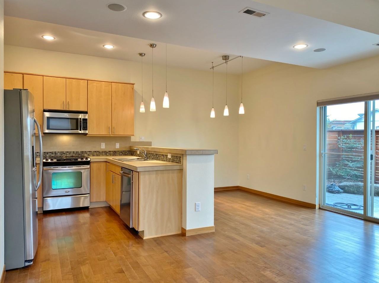 185 Eagle Crest Dr - Photo 4 of 21